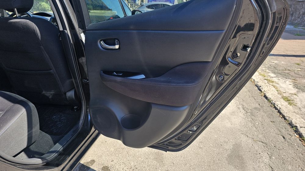 Nissan Leaf  2015 рік