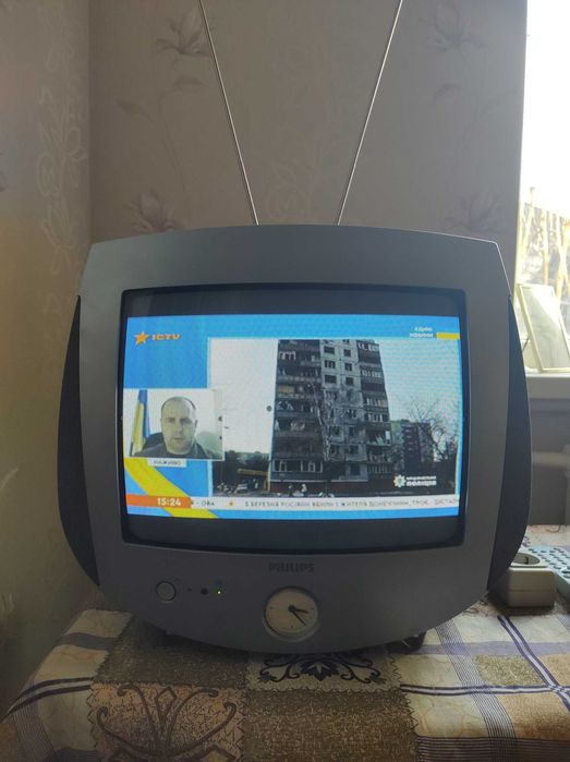 Телевизор PHILIPS 14"(14PT3685/01E): ТВ+FM-радио+часы.