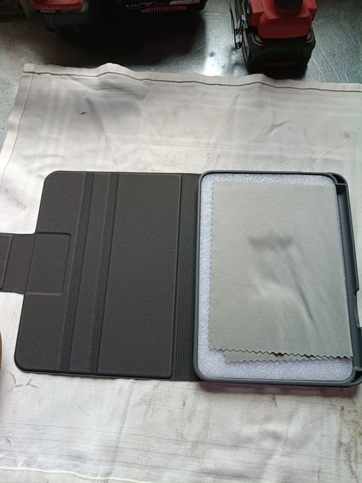 Etui na tablet marki auaua