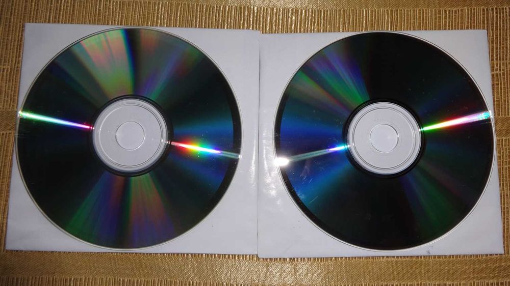 Игра Dungeon Siege для компьютера на  двух CD-дисках