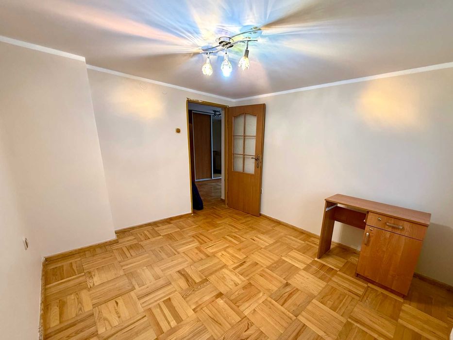 Na wynajem piętro domu (mieszkanie 2 pok.) z parkingiem