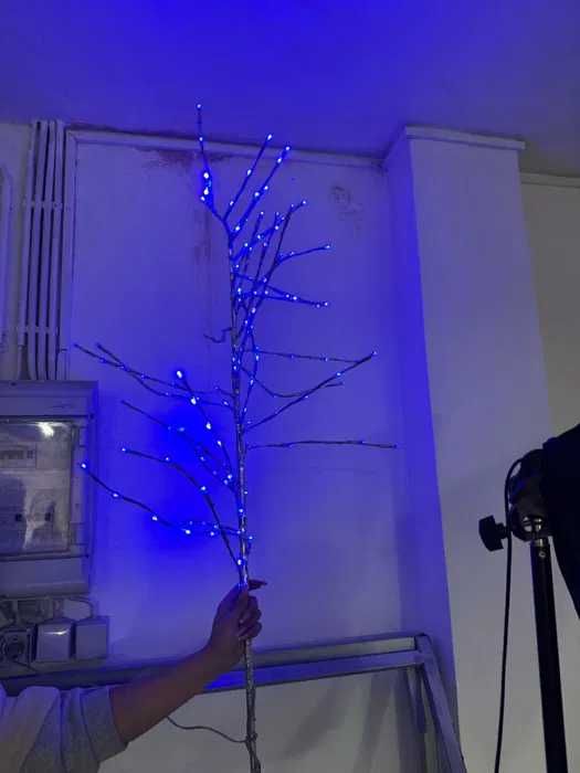 Árvore Decorativa com Luzes LED (Usada)