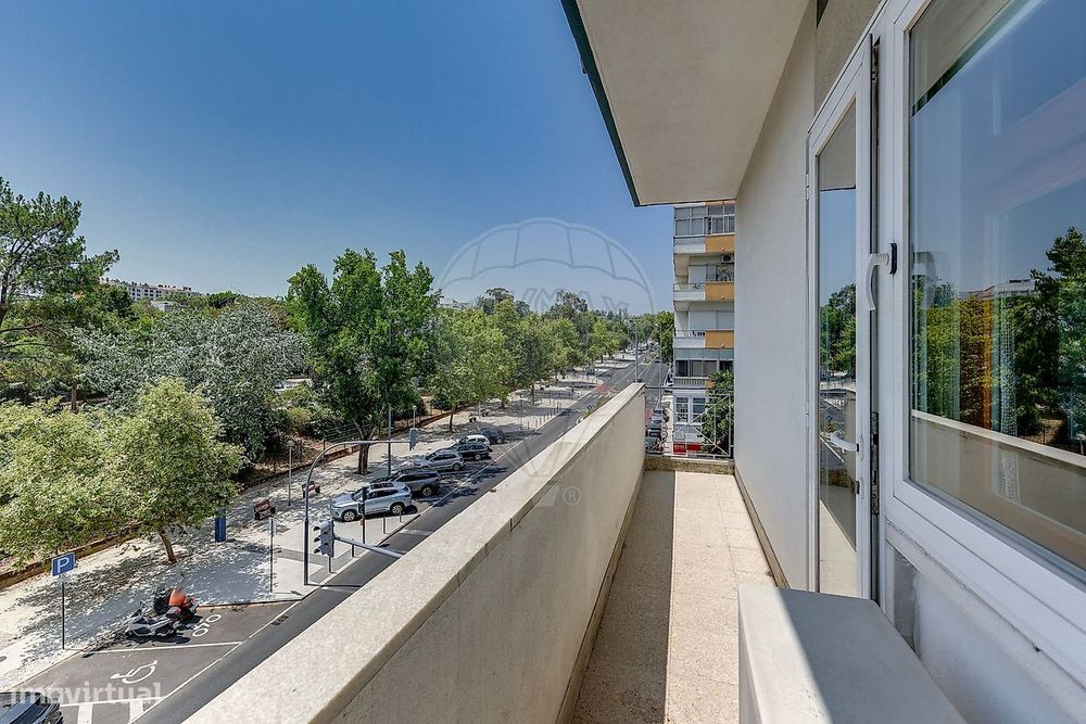 Apartamento T4 para arrendamento