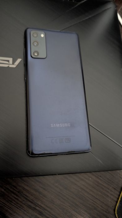 Samsung Galaxy S20FE 6/128 на запчасти