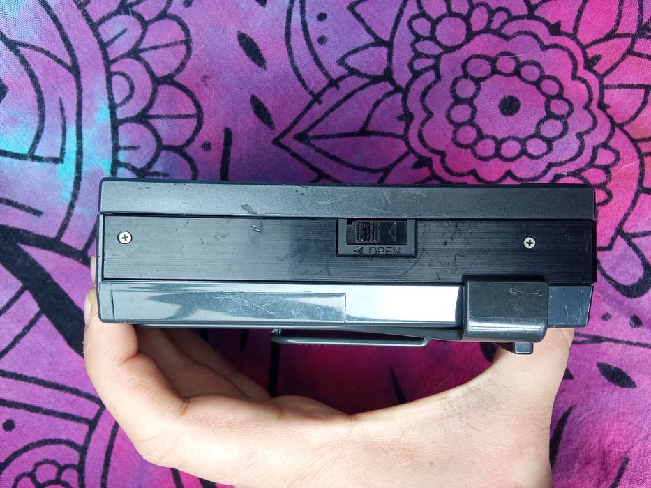 Toshiba Cassette Player & Radio KT-4056 Vintage Walkman