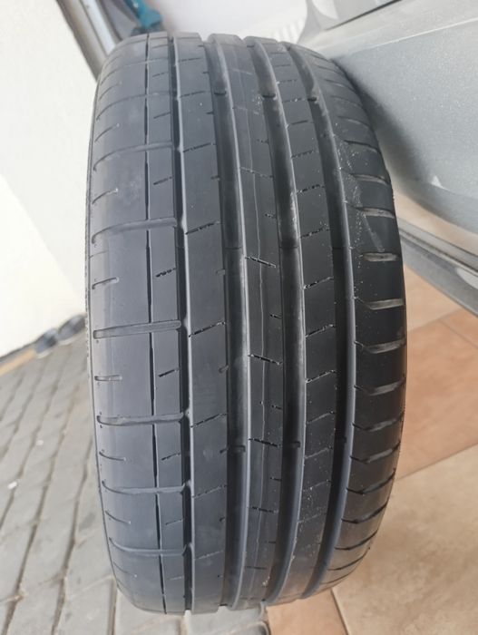 Pirelli P Zero 245/40/19 letnia