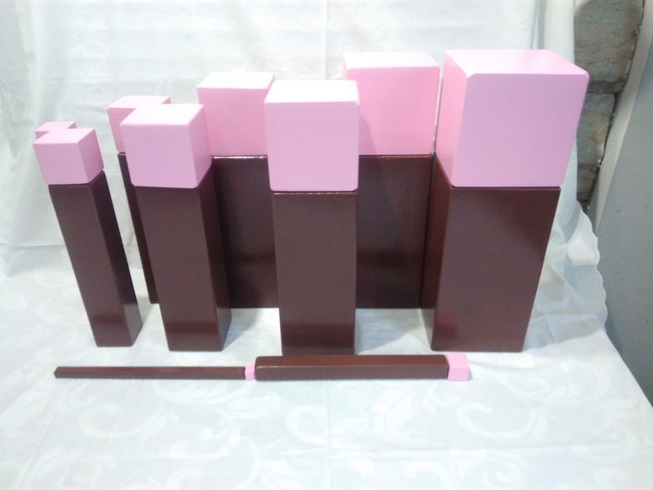 Розовая башня Монтессори