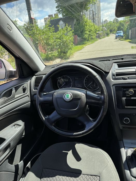 Skoda Octavia 2010 VIN TMBJM61Z0B2025979 фото оголошення 6 з 8