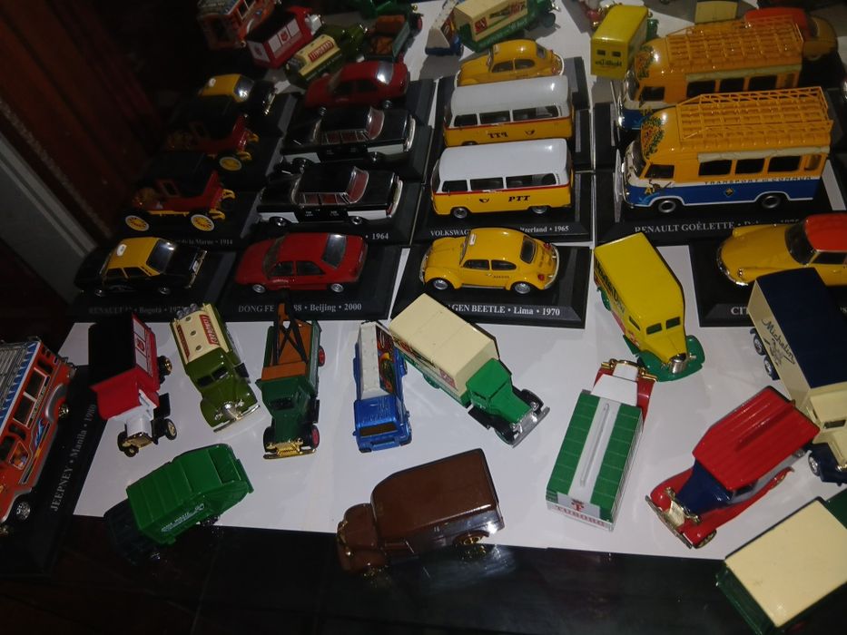 Colecao 100 carro minitura  por 400 €