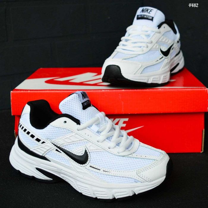 Nike Initiator White black білі з чорним кросівки жіночі найк кроссовки кросовки