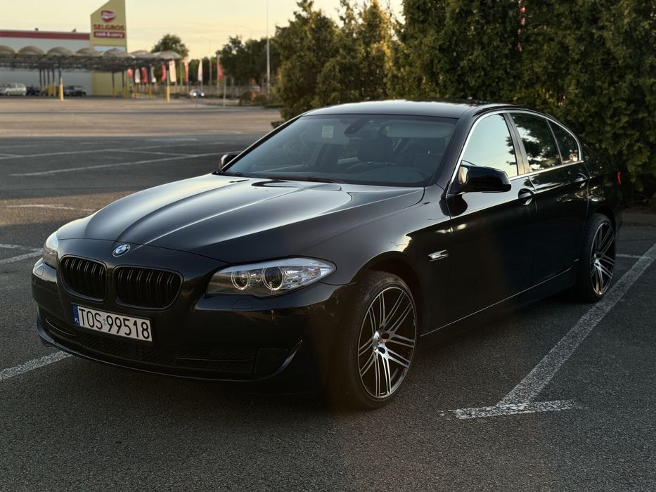 Bmw f10 520d czarna/sedan