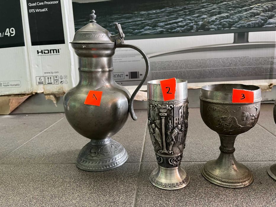 kufle, dzbanki, kieliszki z cyny zdobione