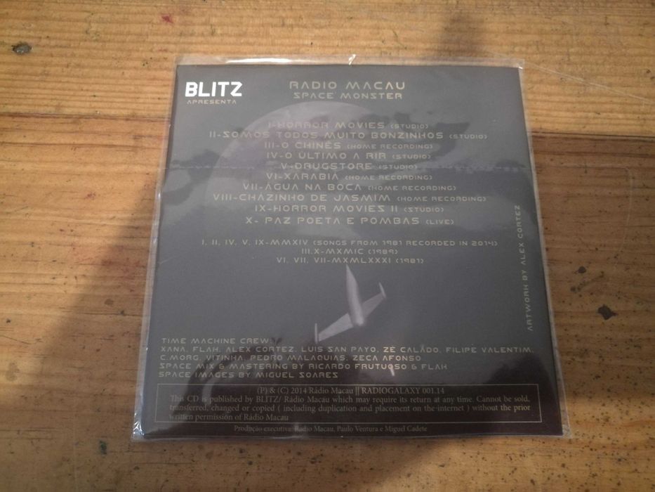 RADIO MACAU - Space Monster (Cartão Fino) CD