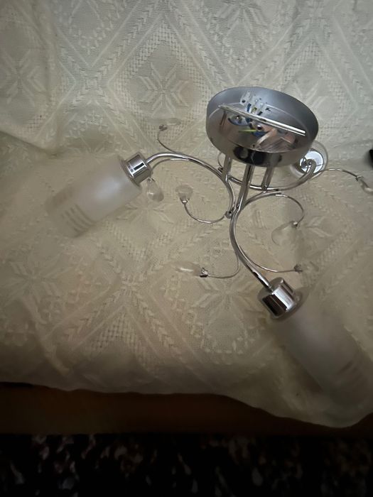 Lampą sufitowa z kryształkami
