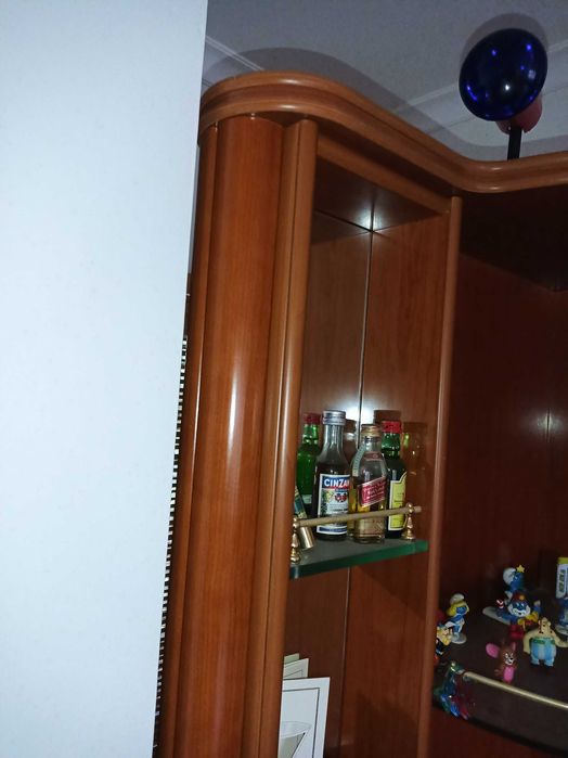 Móvel Bar de canto com balcão e luz