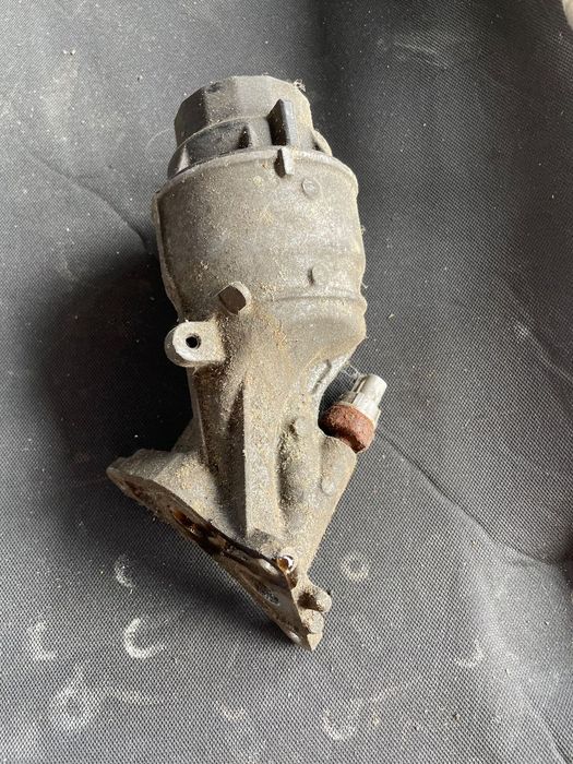 OBUDOWA FILTRU OLEJU LEXUS LS460  2007-2012