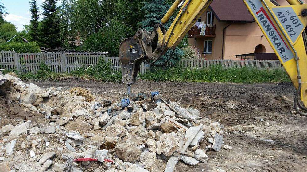Roboty ziemne, wynajem koparko ładowarki, wyburzenia, wykopy, koparka.