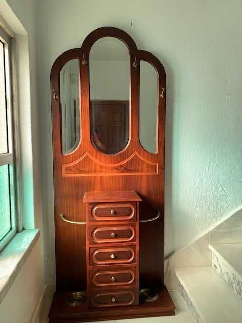 Magnificent coat stand in perfect condition