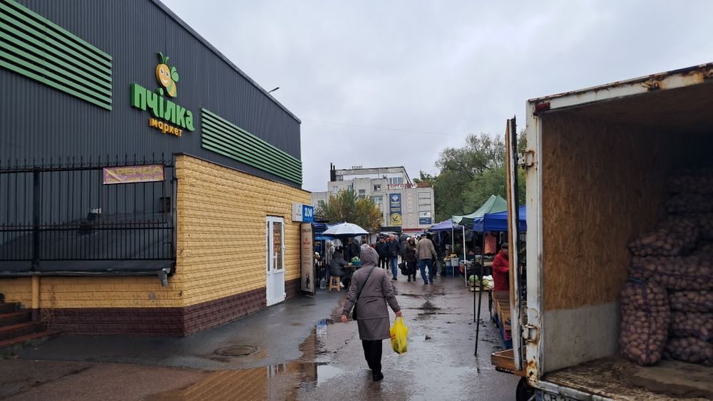 Оренда  приміщення 270м2 (100грн/м2) на Ринку "НИВА" ( ел.17КВТ)