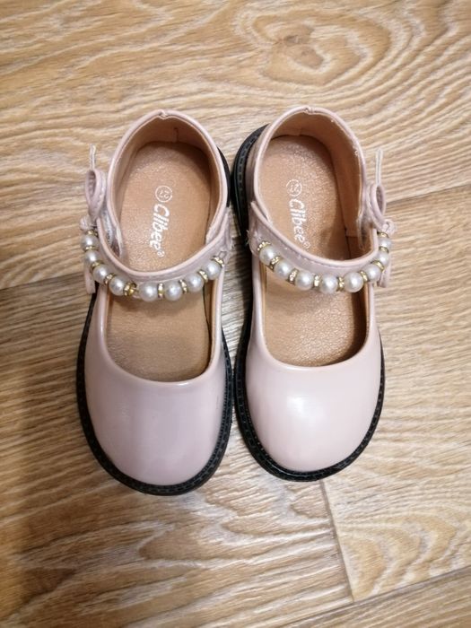 Туфлі для дівчинки
