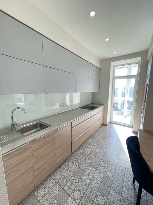 Продам 2-комн.кв. Центр, Менора, Литейная, 2А.