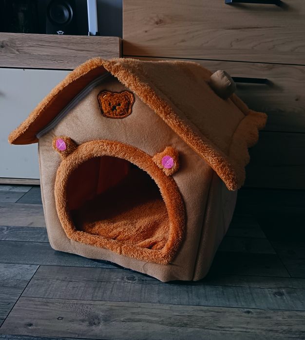Przytulny pluszowy domek / legowisko dla kota lub małego psa – brązowy