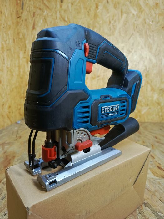 Wyrzynarka akumulatorowa erbauer
