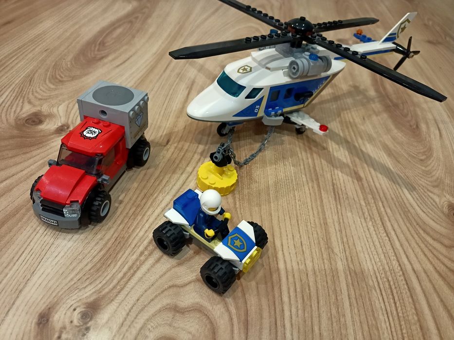 skyさん専用 LEGO City Pościg helikopterem policyjnym 60243 — zestaw