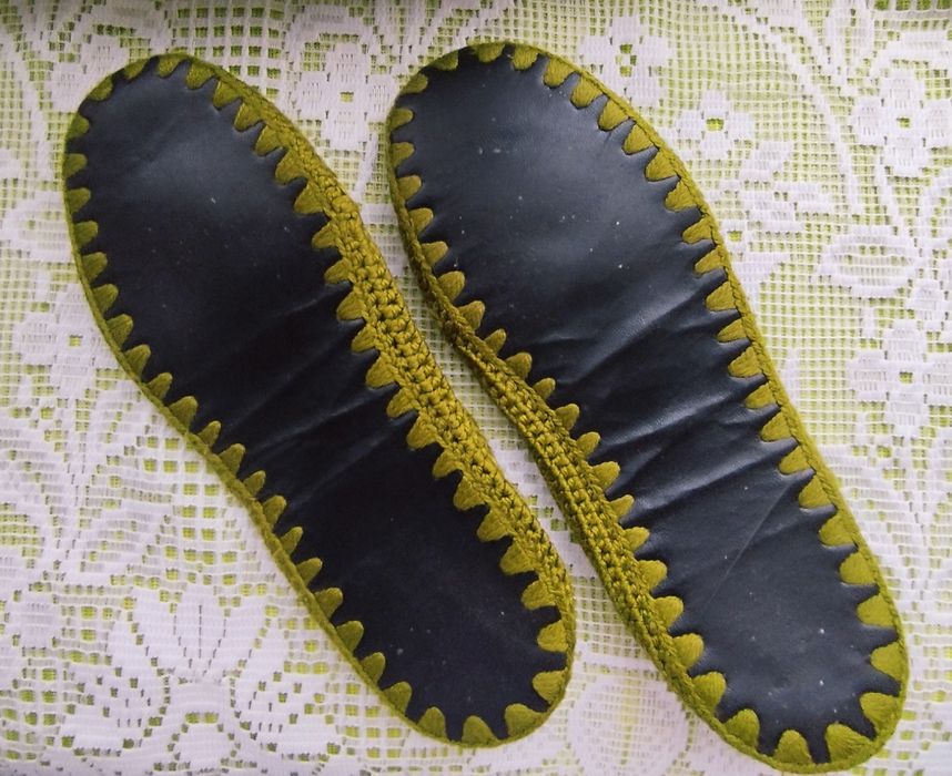 Тапочки-носочки p.40/26см в паетки и вязаные р.24/38 оливковые