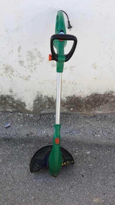 Aparador de relva Black&Decker