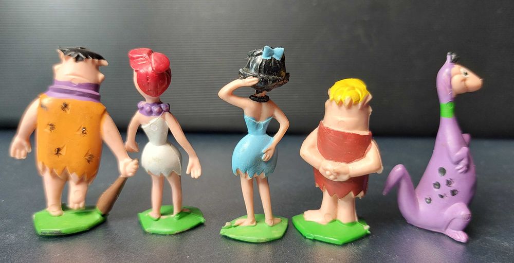 Bonecos antigos em pvc