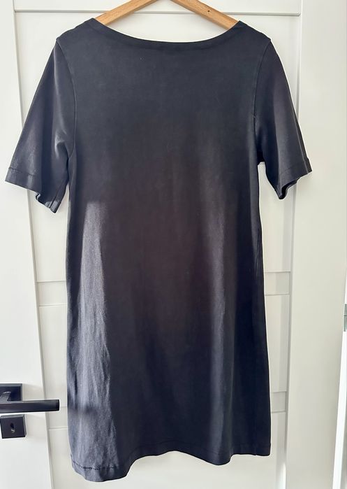 Czarna Tshirtowa sukienka HM basic, klasyczna, uniwersalna, wygodna