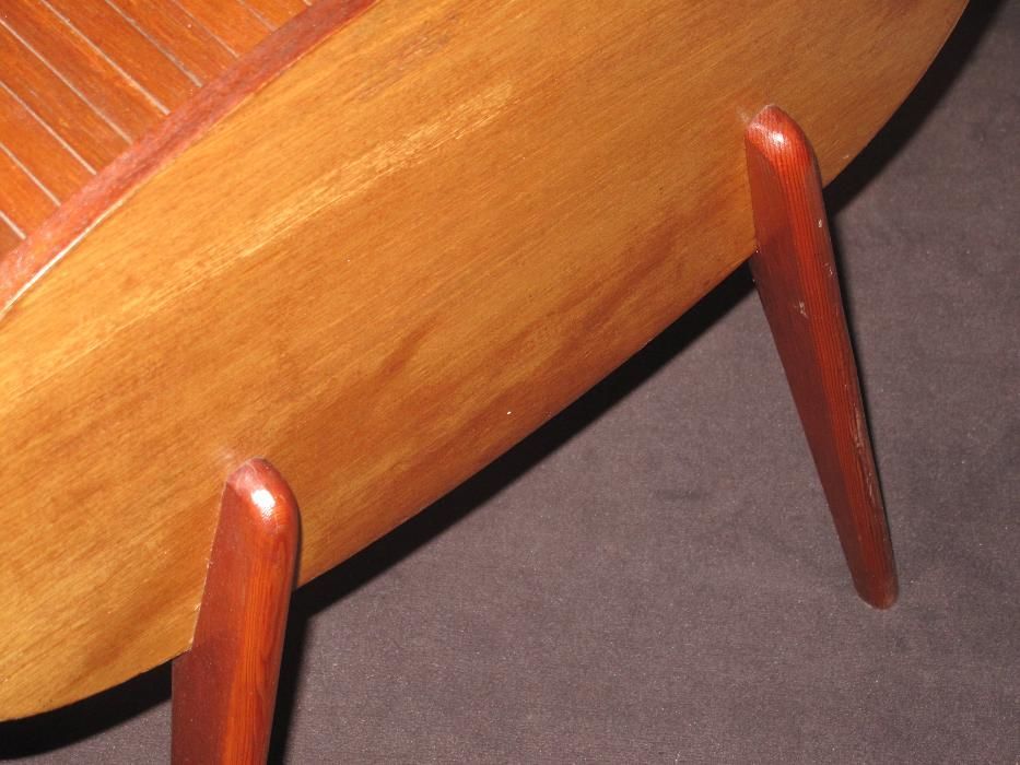 Móvel Senhorinha c/ cortina de madeira - Antiguidade!