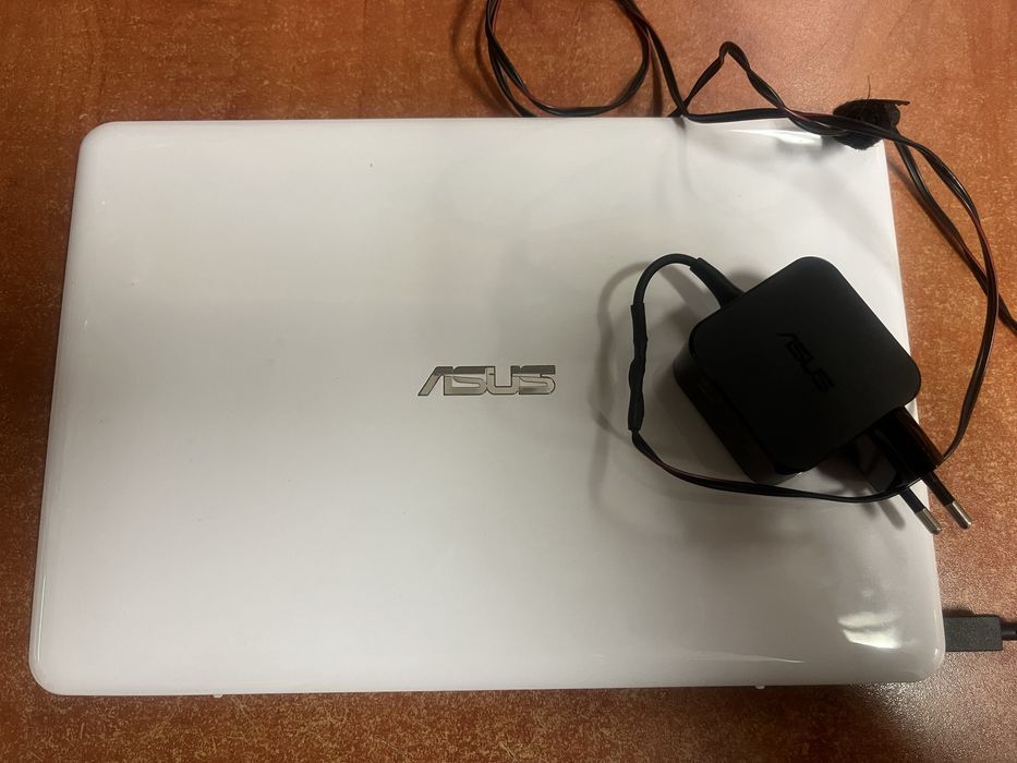 Laptop -  netbook ASUS i zegarek smartwatch