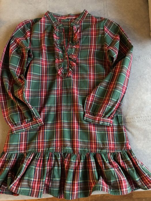 Roupa de menina, bom estado de conservação.