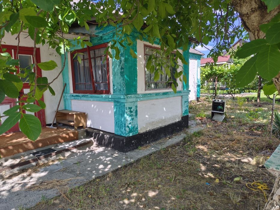 Будинок в затишному селищі