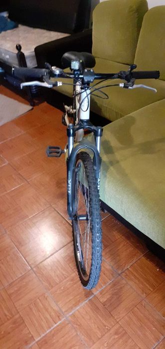 Bicicleta berg dust 101 semi nova.