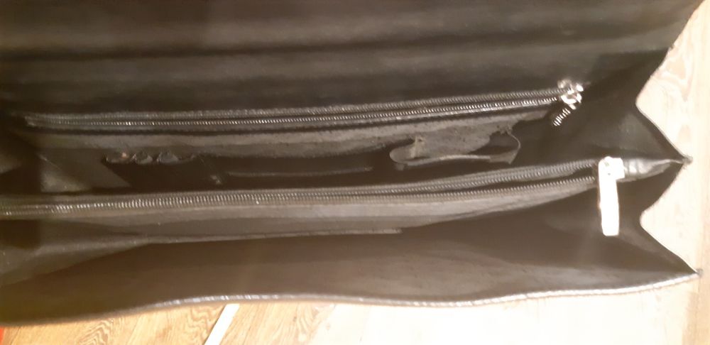 Продам  портфель мужской кожа.