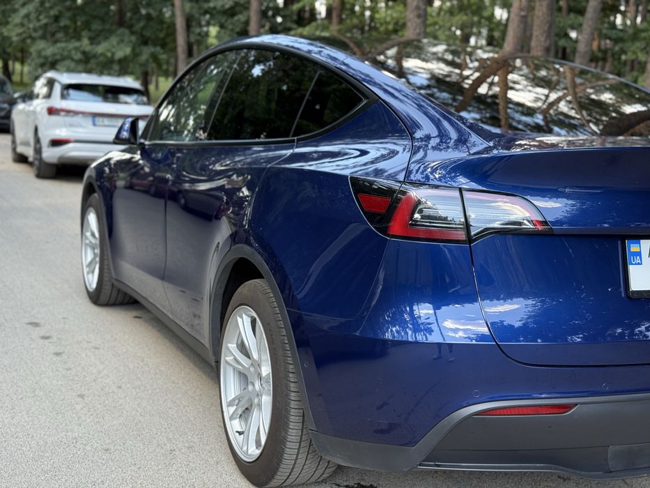 Tesla model Y 7мест 500km