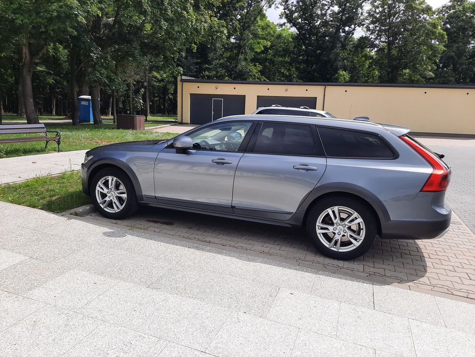 Volvo V90 Cross Country