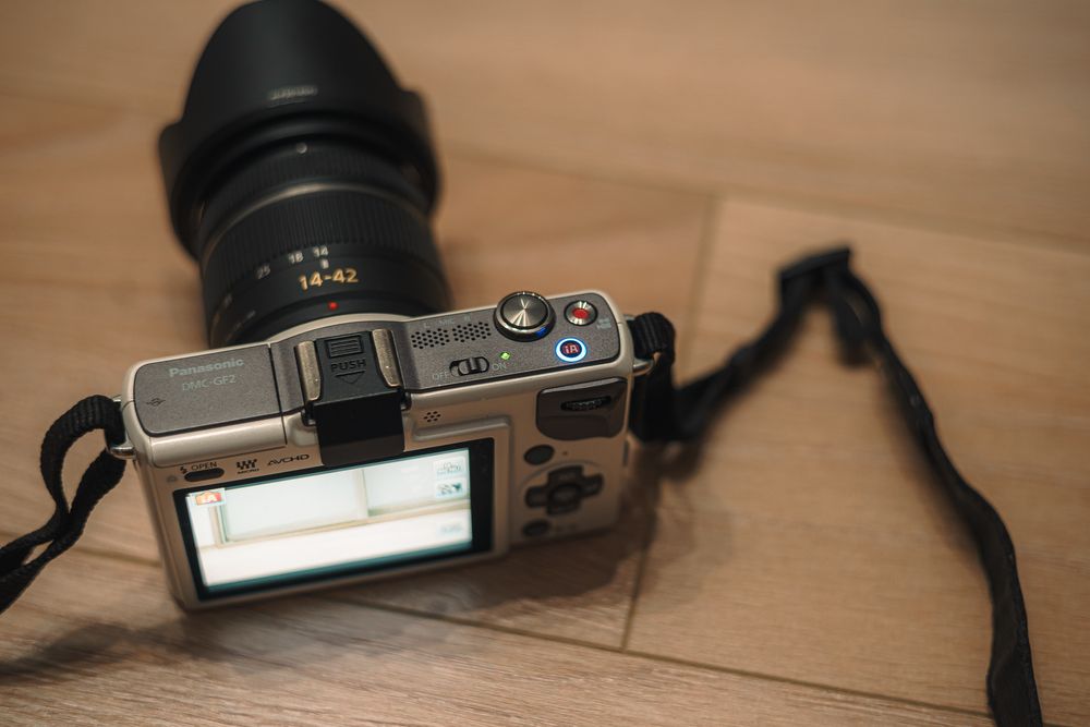 Panasonic Lumix GF2 + Lumix G 14-42mm | IDEALNY STAN | JAPONIA