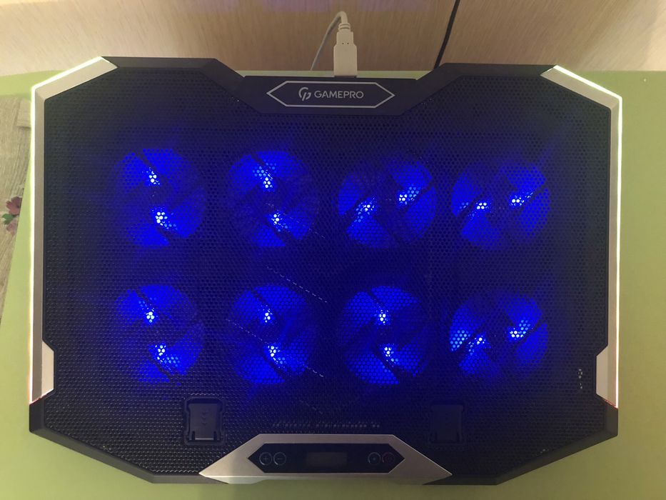 Охолоджуюча підставка GamePro CP870. Ідеальний стан + повний комплект
