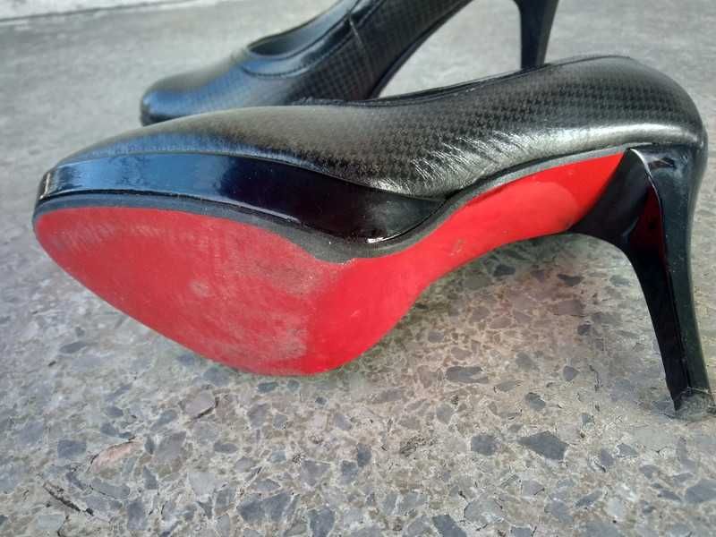 Czółenka na szpilce
