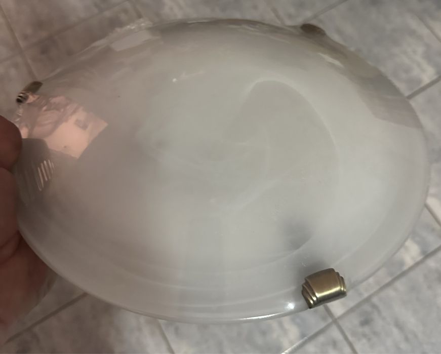 3 - Candeeiros de teto em vidro branco 40 cm.