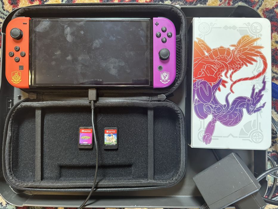 Nintendo Switch OLED Scarlet & Violet Edition