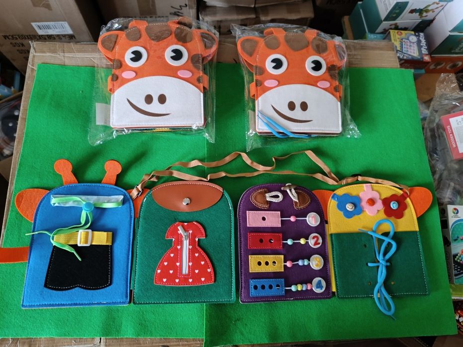 Бізібук м'яка книжка книга з фетру бізіборд бизиборд шнурівка шнуровка