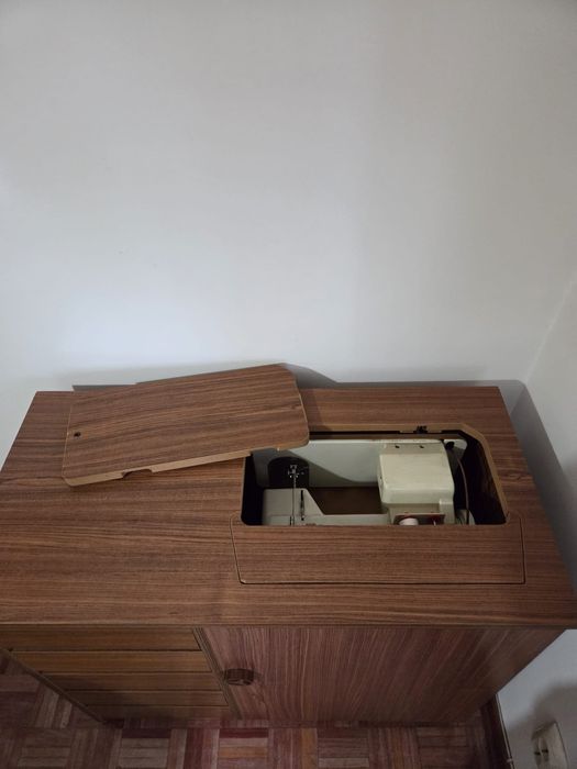 Máquina de Costura Oliva