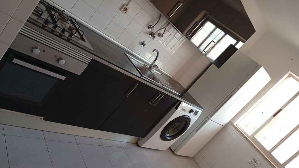 Quarto partilhado,boa localização da amadora