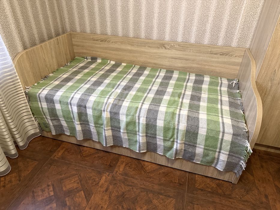Продам односпальную кровать