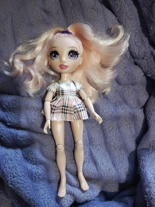 Кукли ляльки Rainbow High  в гарному стані